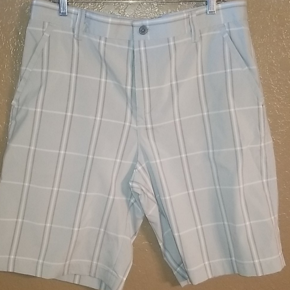 Izod golf shorts